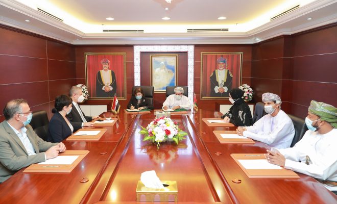 التوقيع على محضر الاجتماع بين سلطنة عٌمان والجمهورية العربية السورية